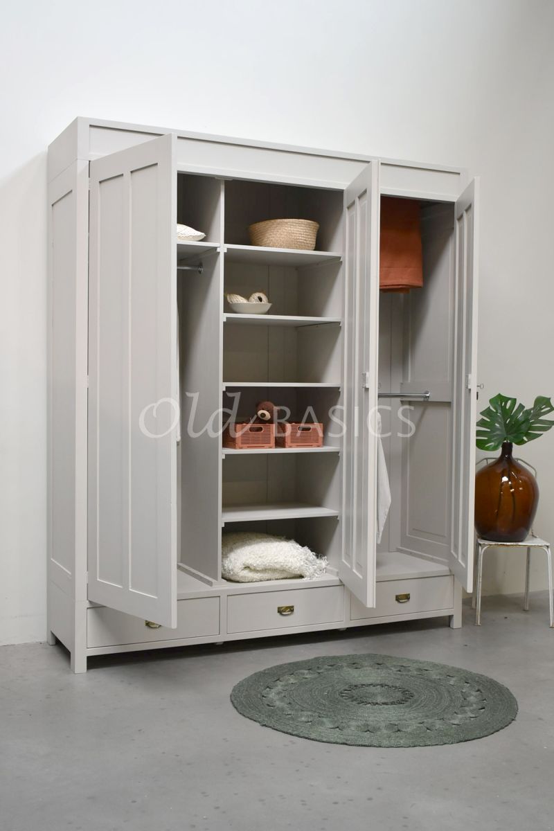 Detail van Linennkast Plage, 3 deuren, RAL7044, grijs, materiaal hout